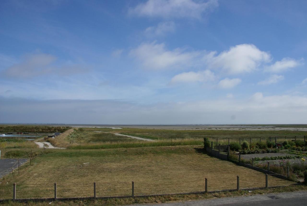 Les Greniers De Blanche Bed & Breakfast Le Vivier-sur-Mer Luaran gambar